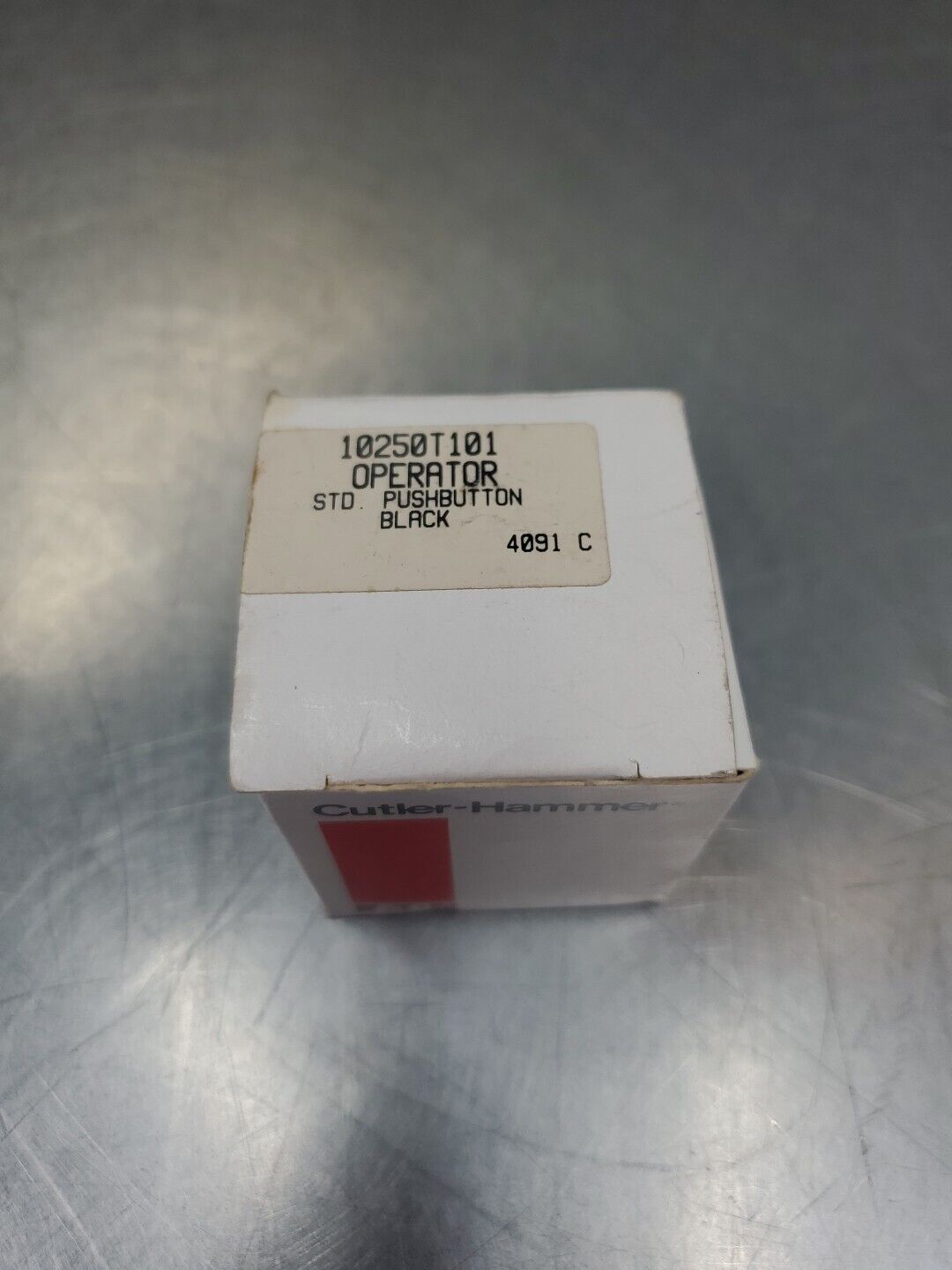EATON/CUTLER-HAMMER 10250T101 BLACK PUSHBUTTON, OPERATOR.                  4D-42