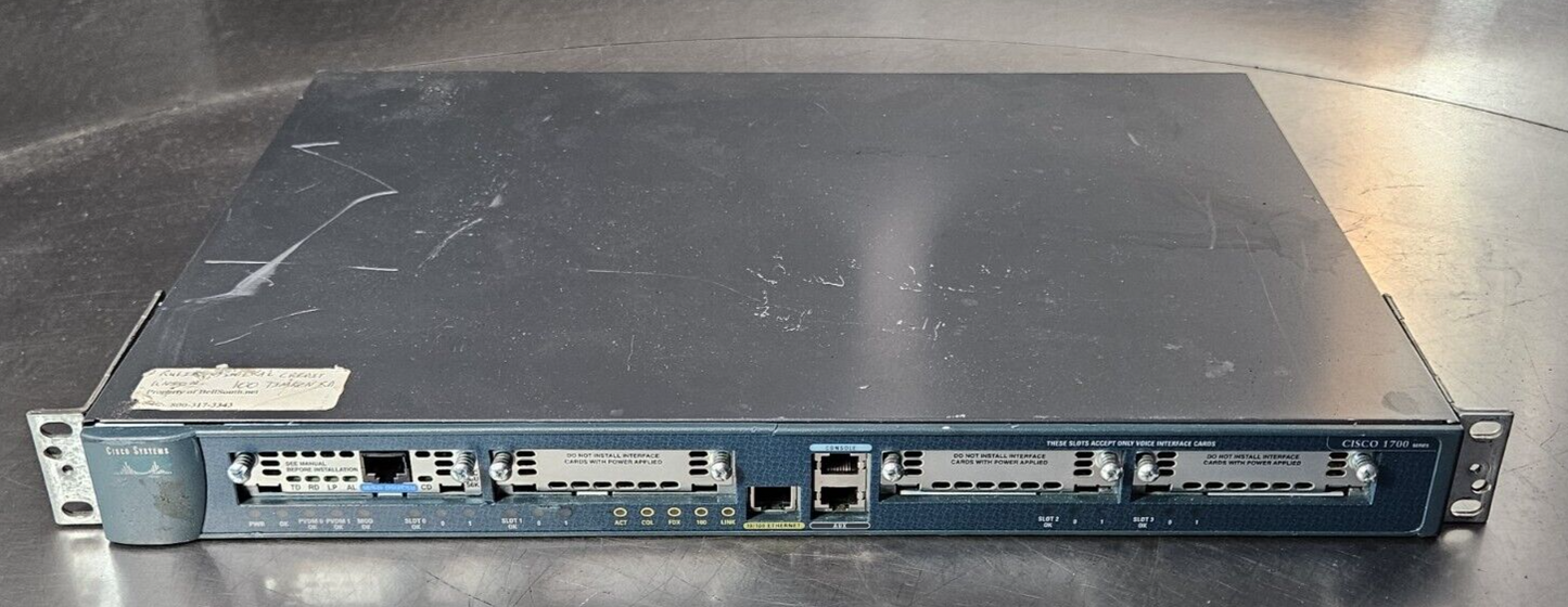 Cisco Systems 1760 Modular Access Router                                (BIN561)