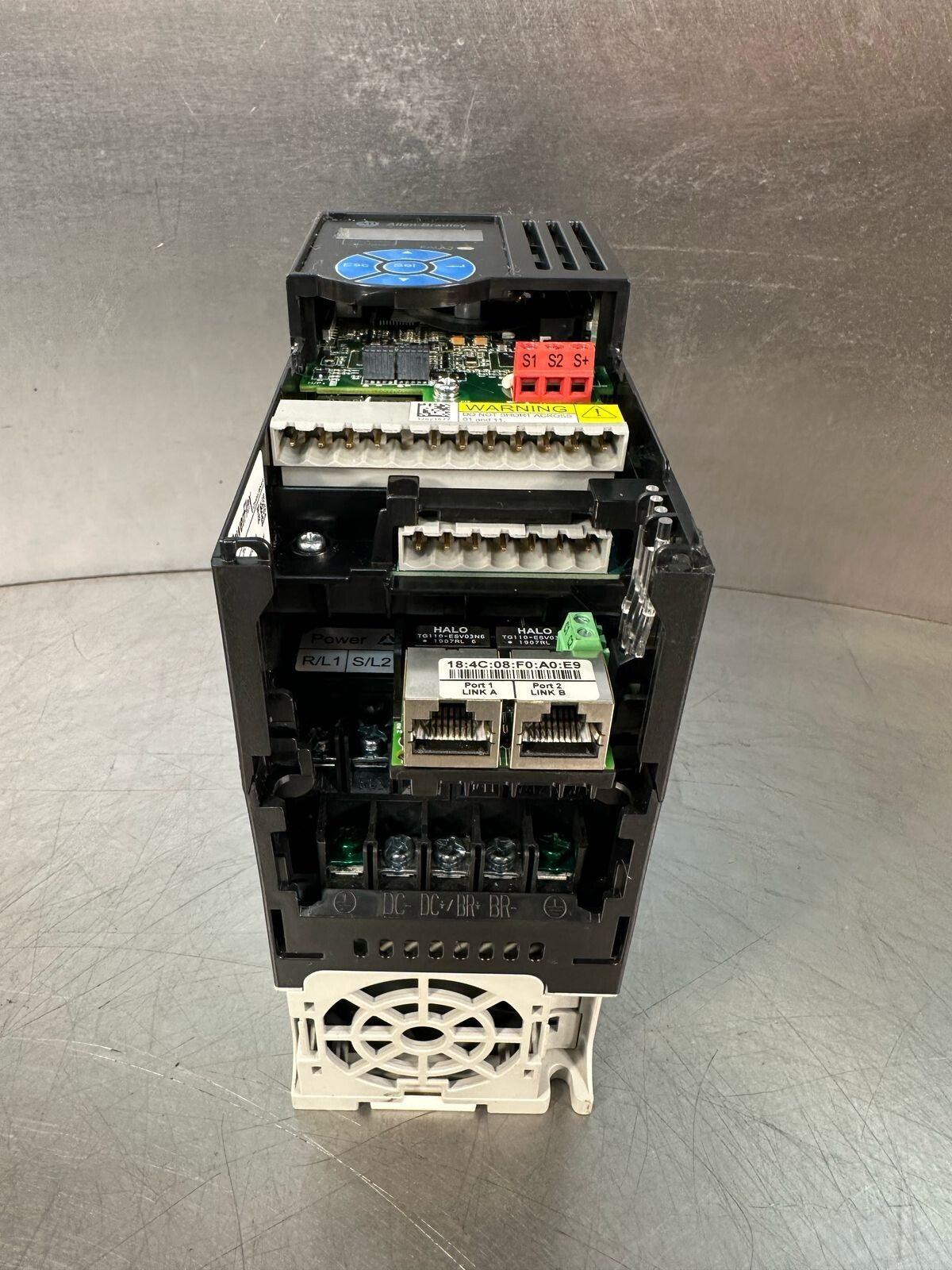 Allen Bradley 25C-D2P3N114 /A    1.0HP AC DRIVE (7.3.1)