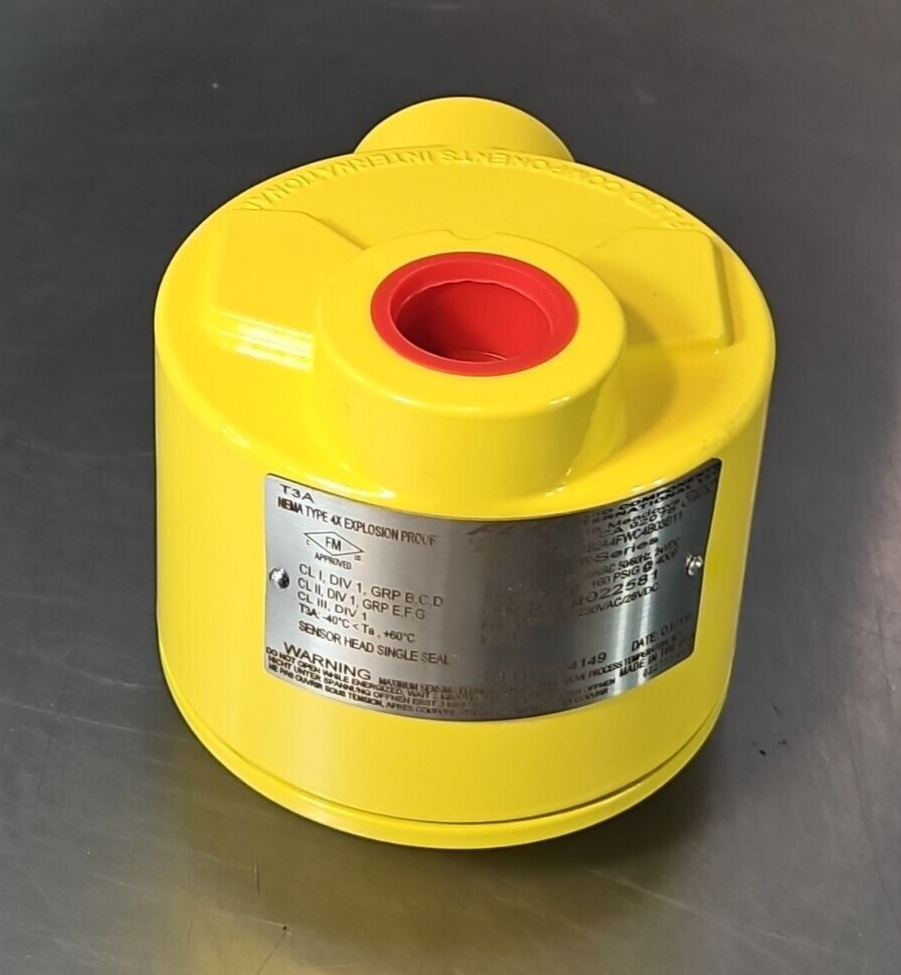 FCI FLT3S-1B2A4FWC4B03B11 Fluid Components Flow Switch + Sensor            Loc6F