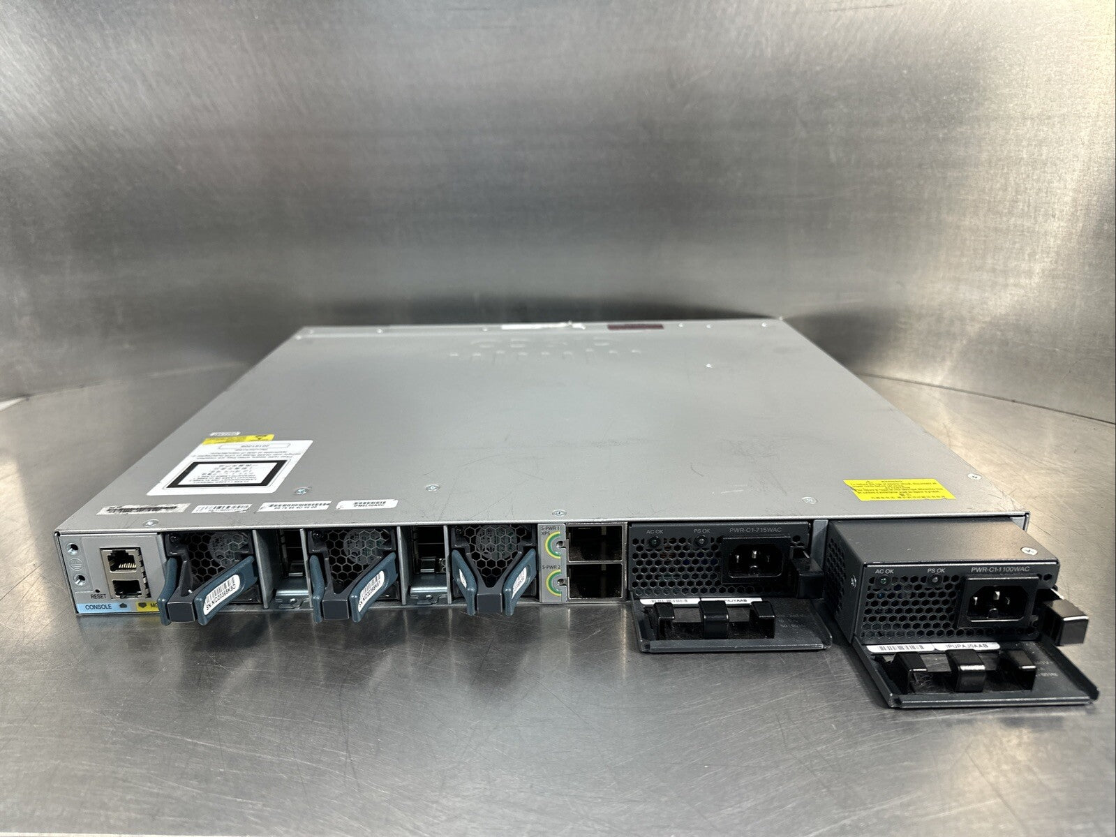 Cisco Catalyst WS-C3850-48P-S Switch 48 Port Gigabit PoE+715W Sing PW (5.2.1)