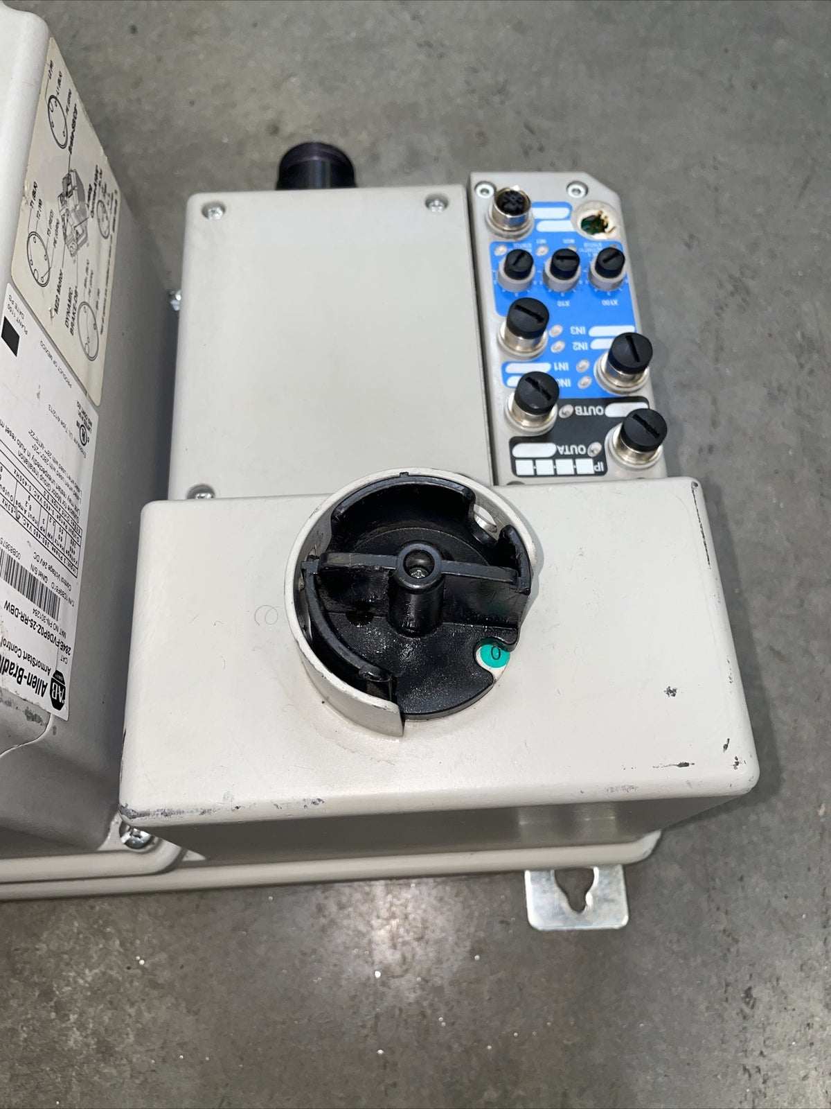 Allen Bradley 284E-FVD6P0Z-25-R—DBW + 280E-FN-25-R ArmorStart @1A