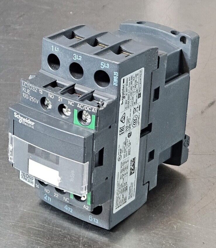 Schneider Electric LC1D32KUE Contactor 3 Pole 100-250VDC/VAC            (BIN642)