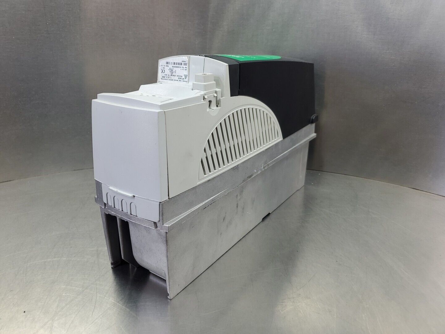 EMERSON SP1403 Unidrive 1.5/2.2kW AC DRIVE (REFURB)                        1D-14