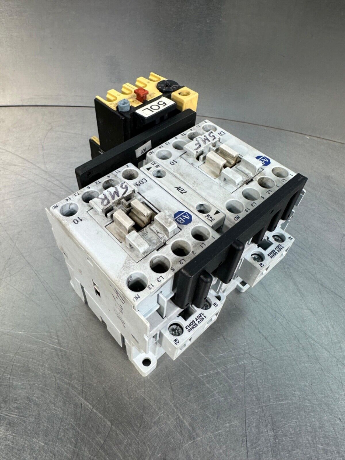 Allen Bradley 100-C09*10 w/ 104-C09D22 w/ 193-BSB-22 (4D-29)