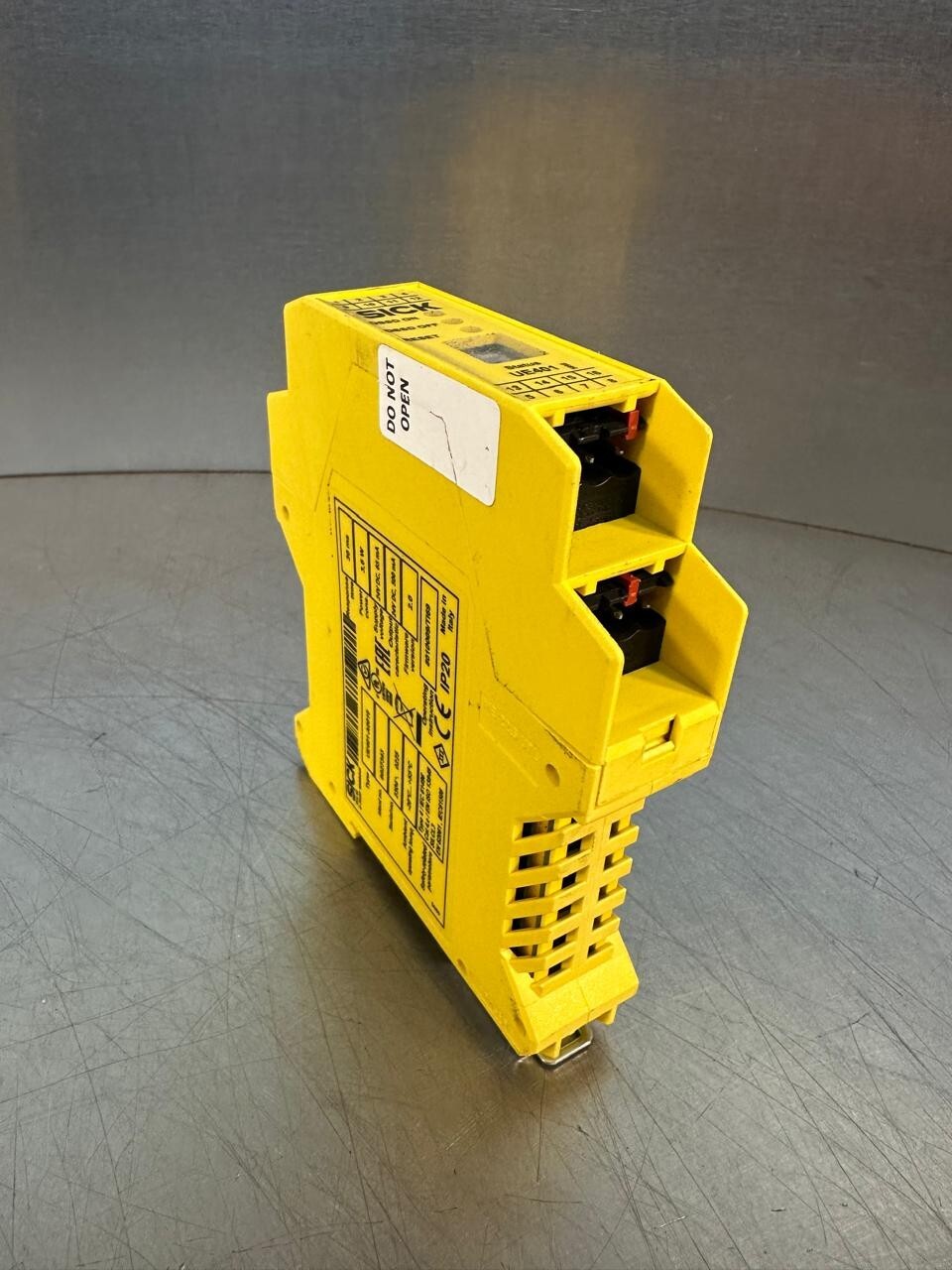 Sick AG D-79183 UE401-A0010   ID: 6027343                         (7.2.4)