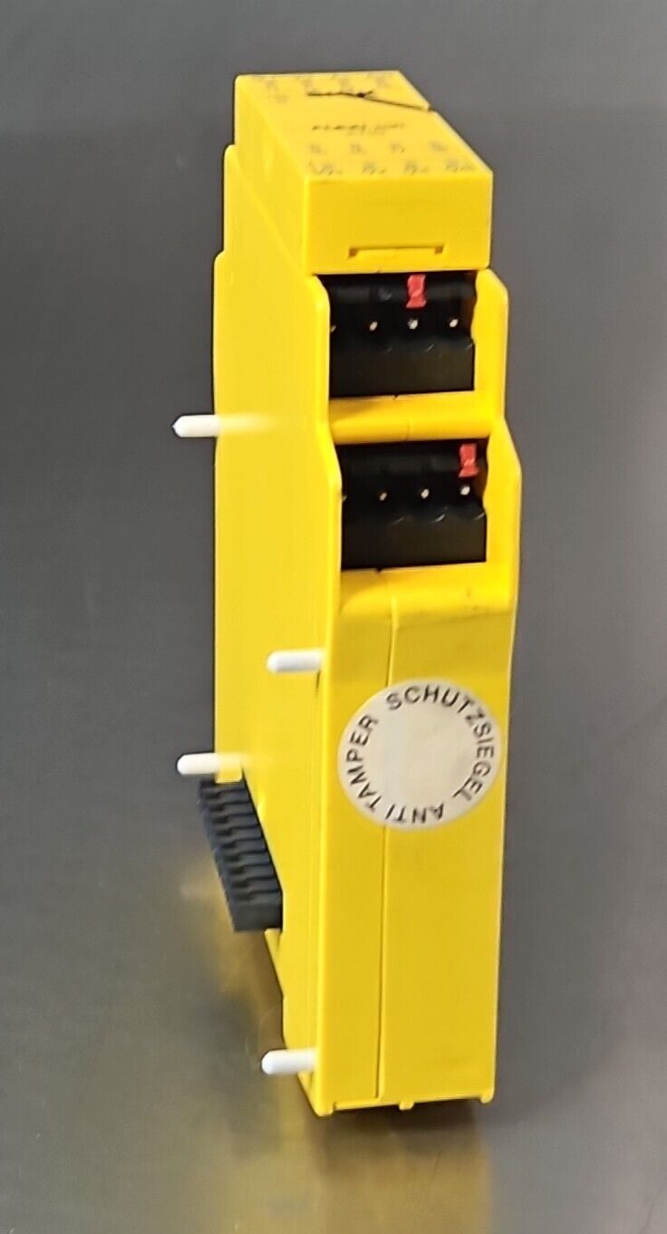 SICK FX3-XTI084002 Safety relay (BIN4.4.4)