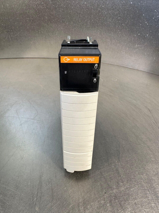 Allen Bradley Digital Relay Module  1756-OX8I /A (3C-31)