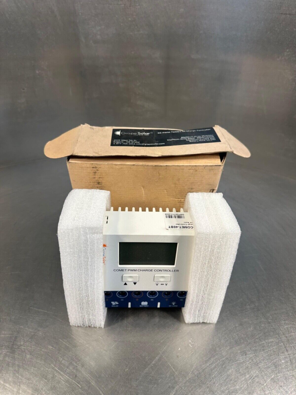 Grape Solar GS-PWM-COMET-40BT  40A 12/24V -V010200 (6D-13)