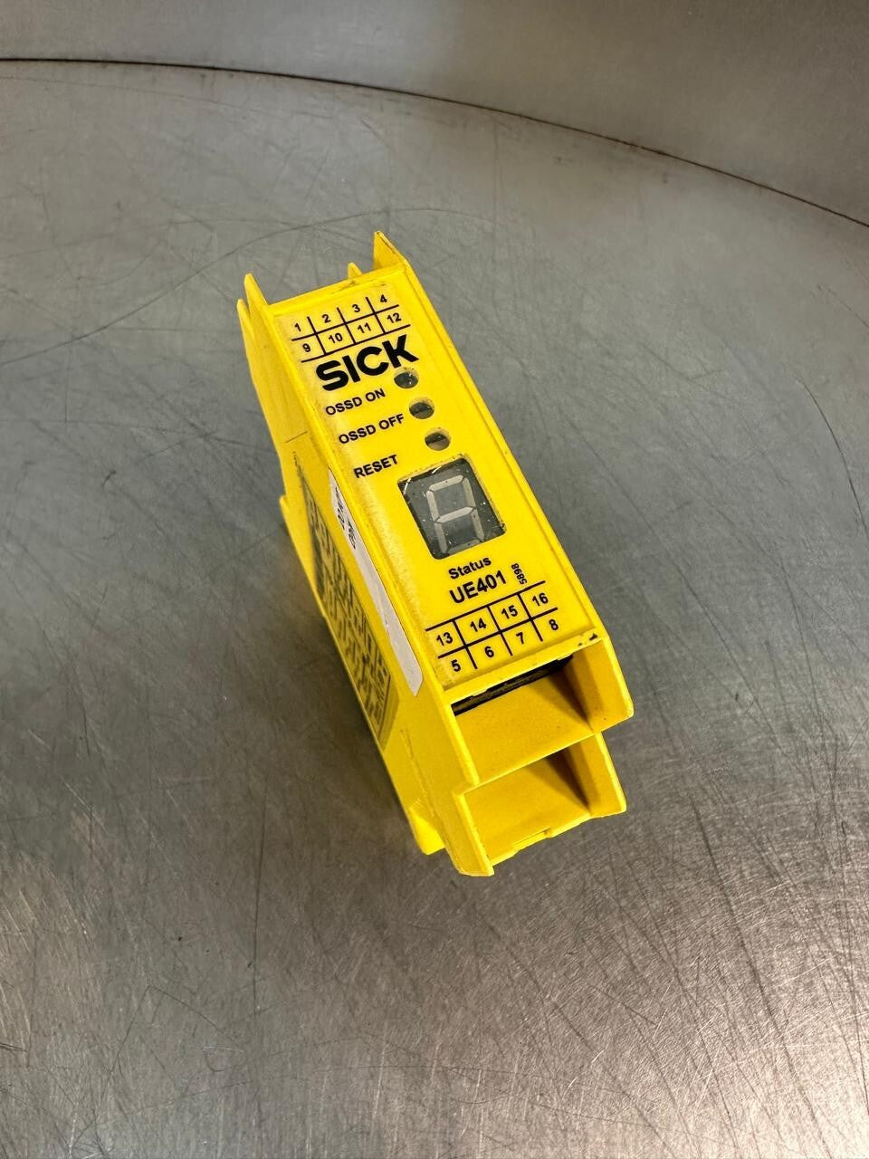Sick AG D-79183 UE401-A0010   ID: 6027343                         (7.2.4)