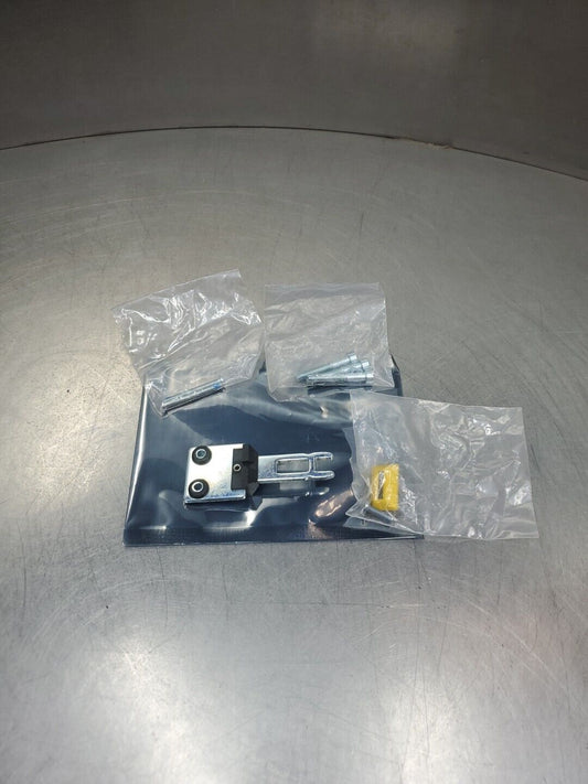 Schmersal 131013775 Standard Straight Actuator Key Kit.                    5E-38