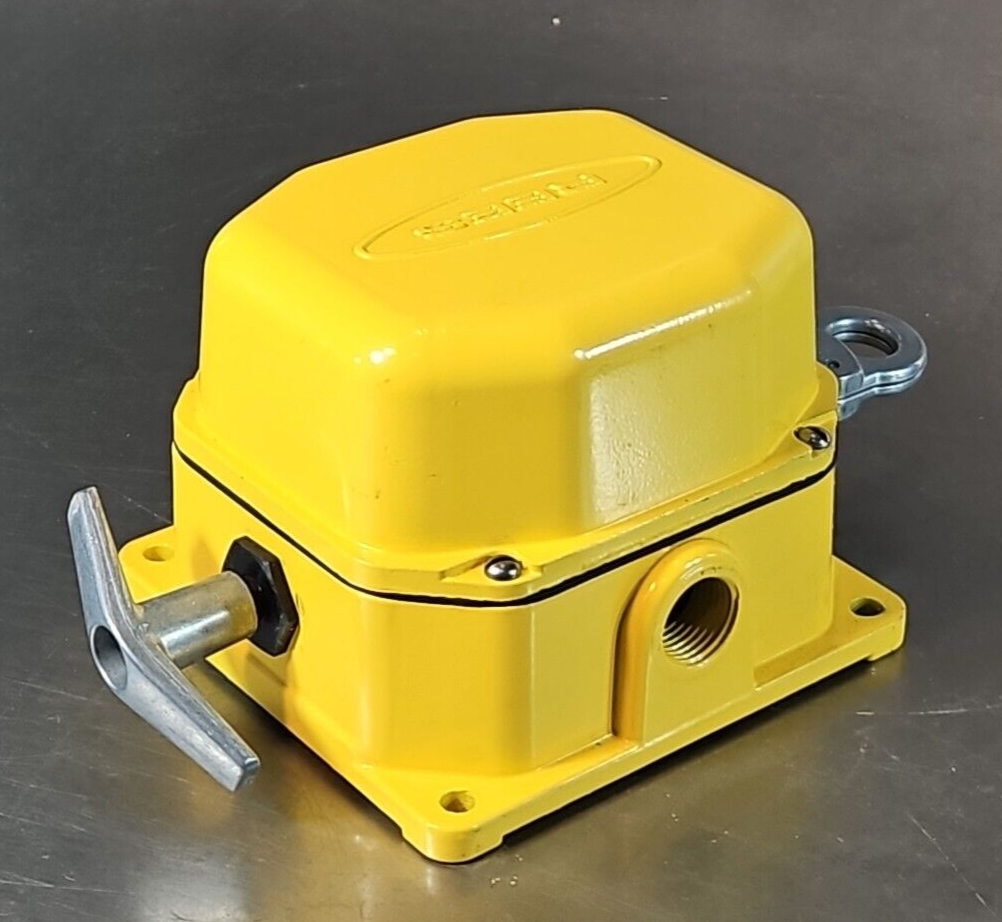 Rees 04944-040 EN 60947-5-1 Cable Operated Switch                       (BIN434)