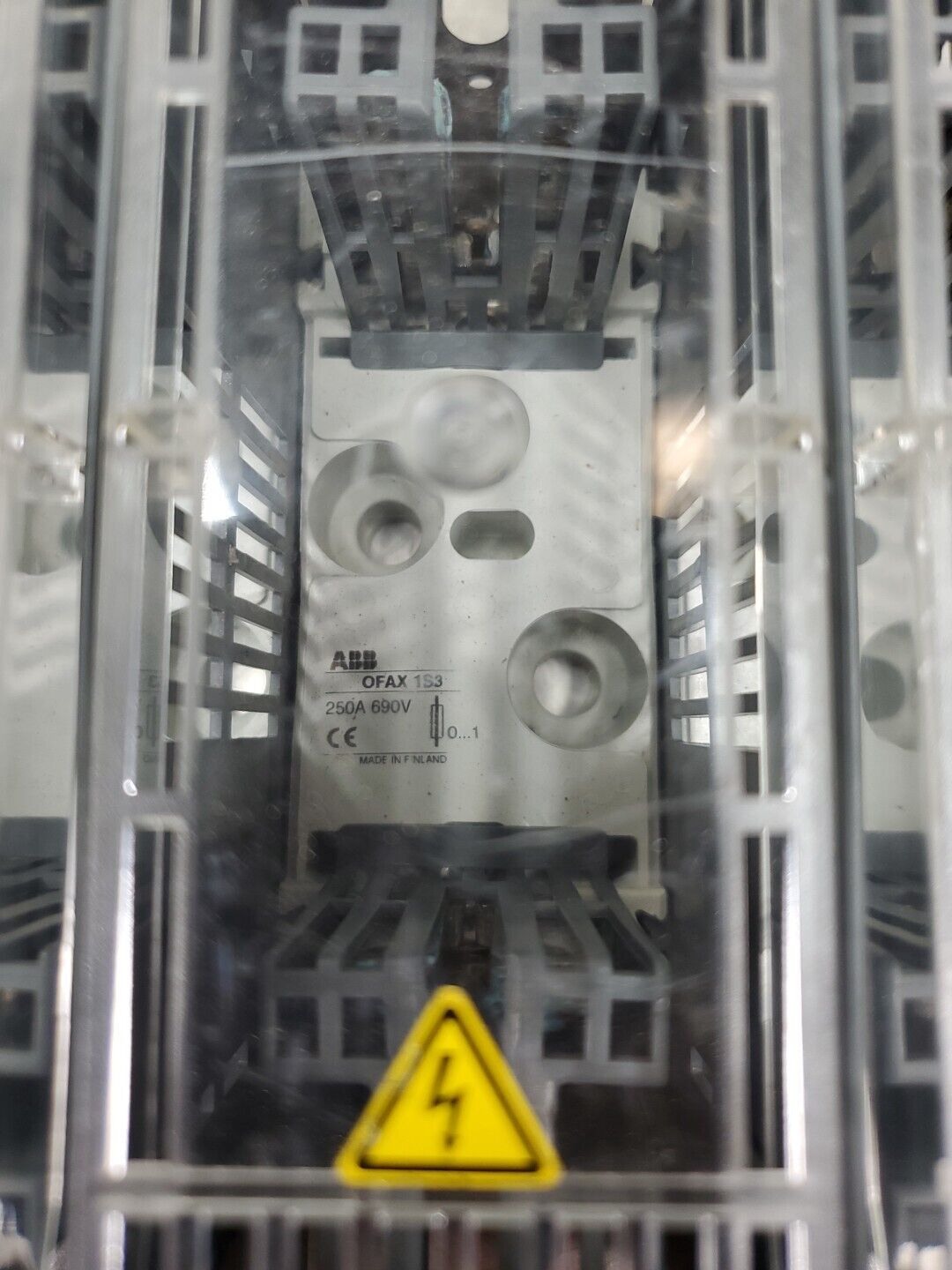 ABB OFAX 1S3 Fuse Base Holder, 3 Pole 250A, 690V.                             4D