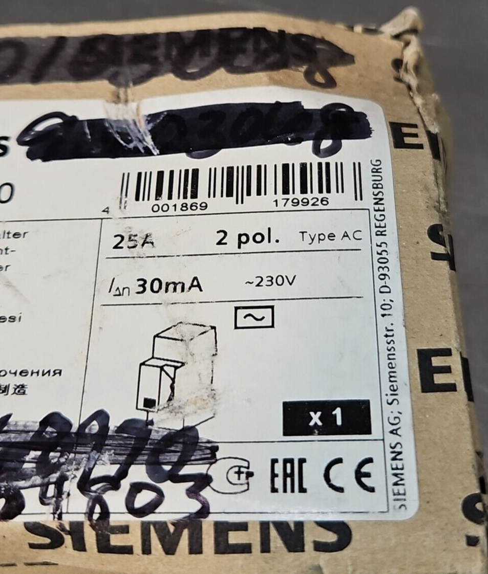 Siemens 5SM3 312-0  Circuit Breaker                                    (BIN423)