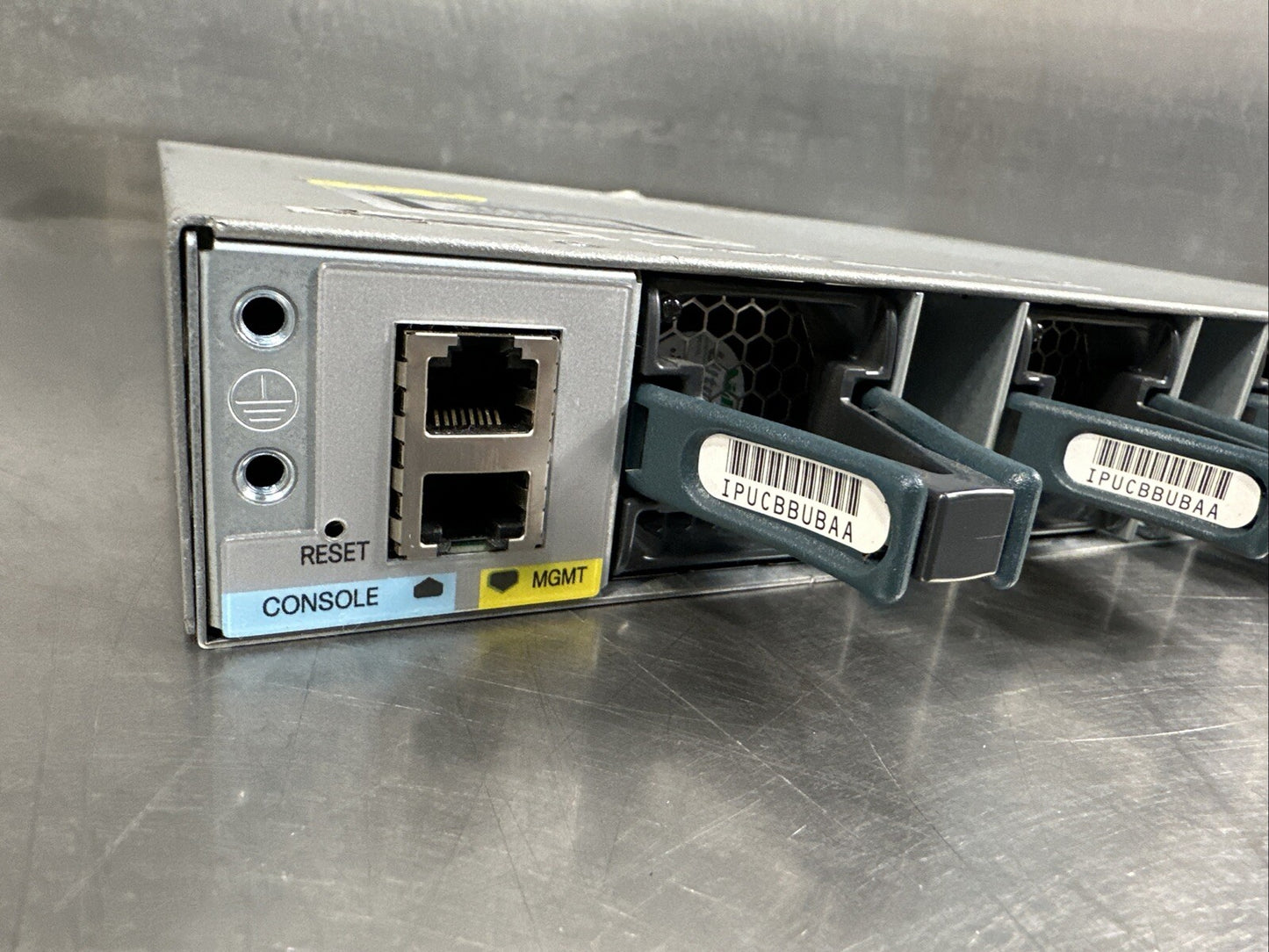 Cisco Catalyst WS-C3850-48P-S Switch 48 Port Gigabit PoE+715W Sing PW (5.2.1)