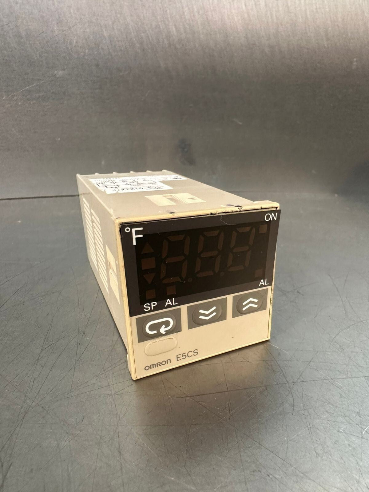 Omron E5CS-Q1KJX-F Temperature Controller 100-240V  (4.2.5)