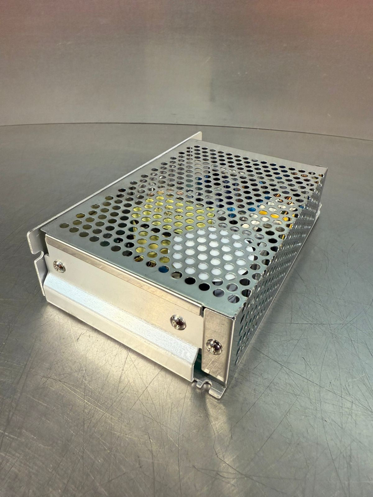 Xp Power VCS100US24 AC/DC Out. 24V 4.17A   Inp. 100-240V    (3.4.4)