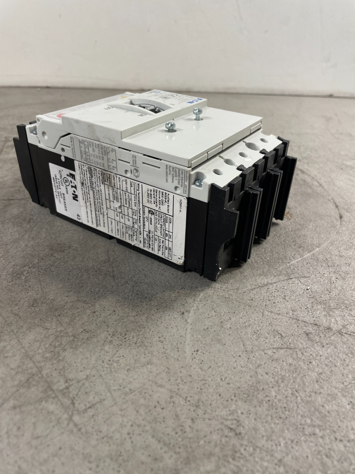 Eaton NZM1 Triple Pole 480 VAC 50kA Motor Protection Circuit Breaker @3.3.5