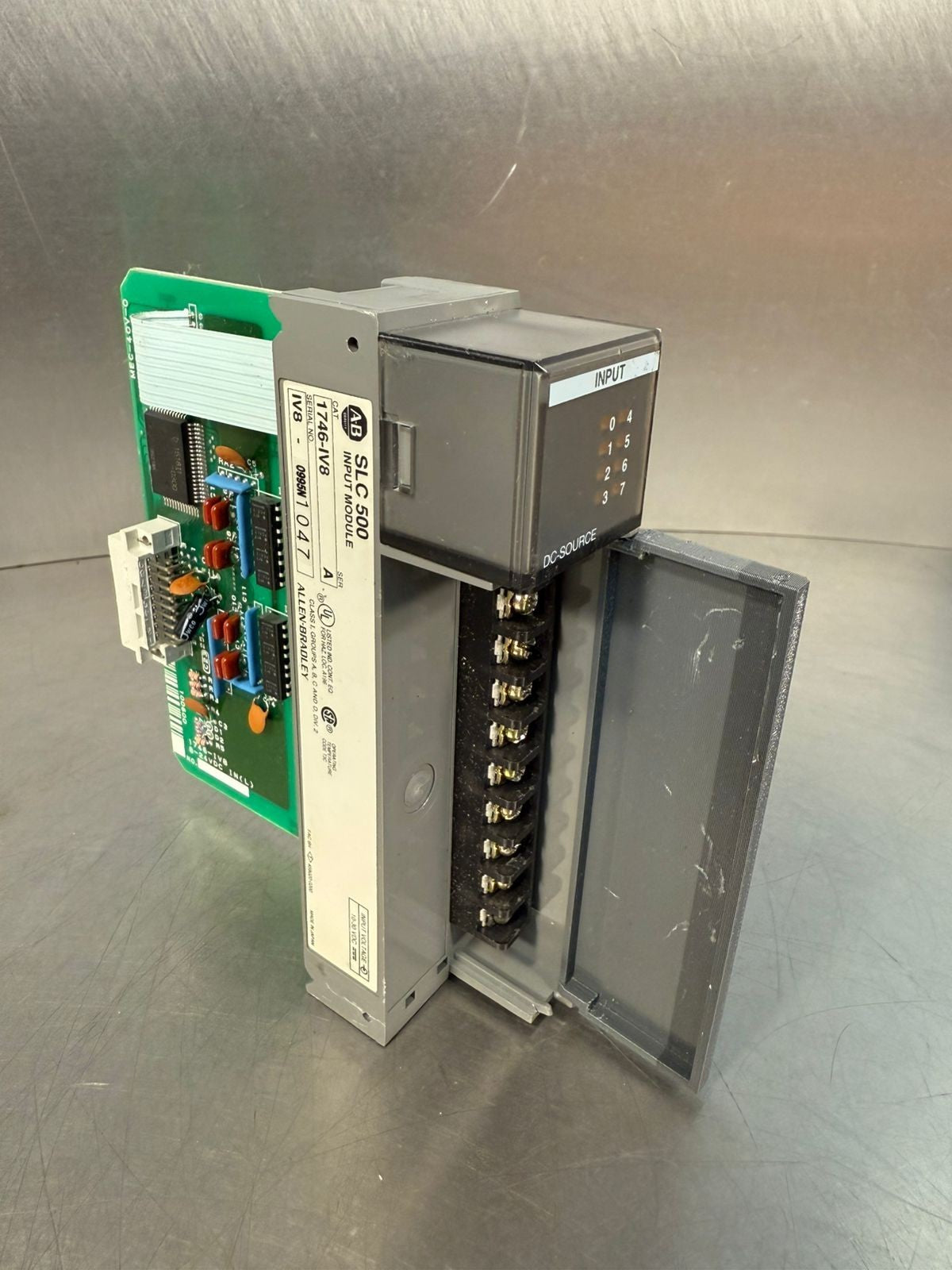 Allen Bradley Slc 500 1746-IV8 /A Input Module                 (7.2.2)