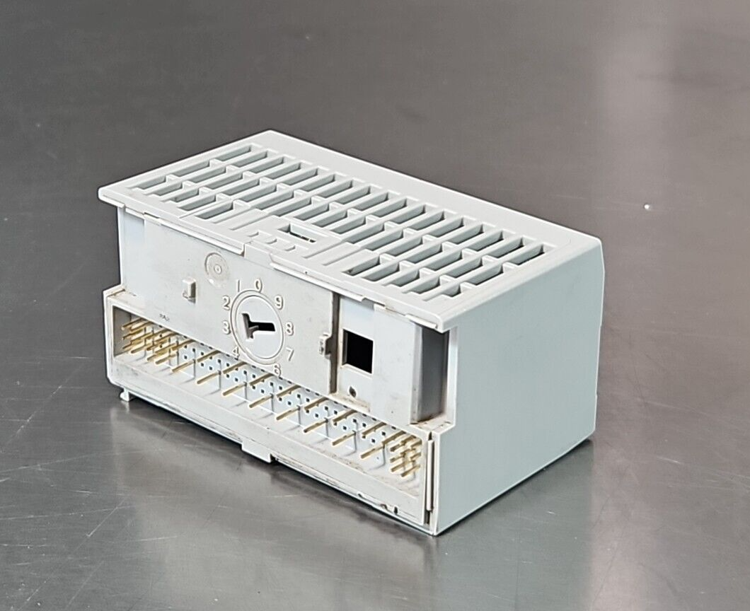 Allen Bradley 1794-OA8 Ser A Output Module  (BIN4.4.4)