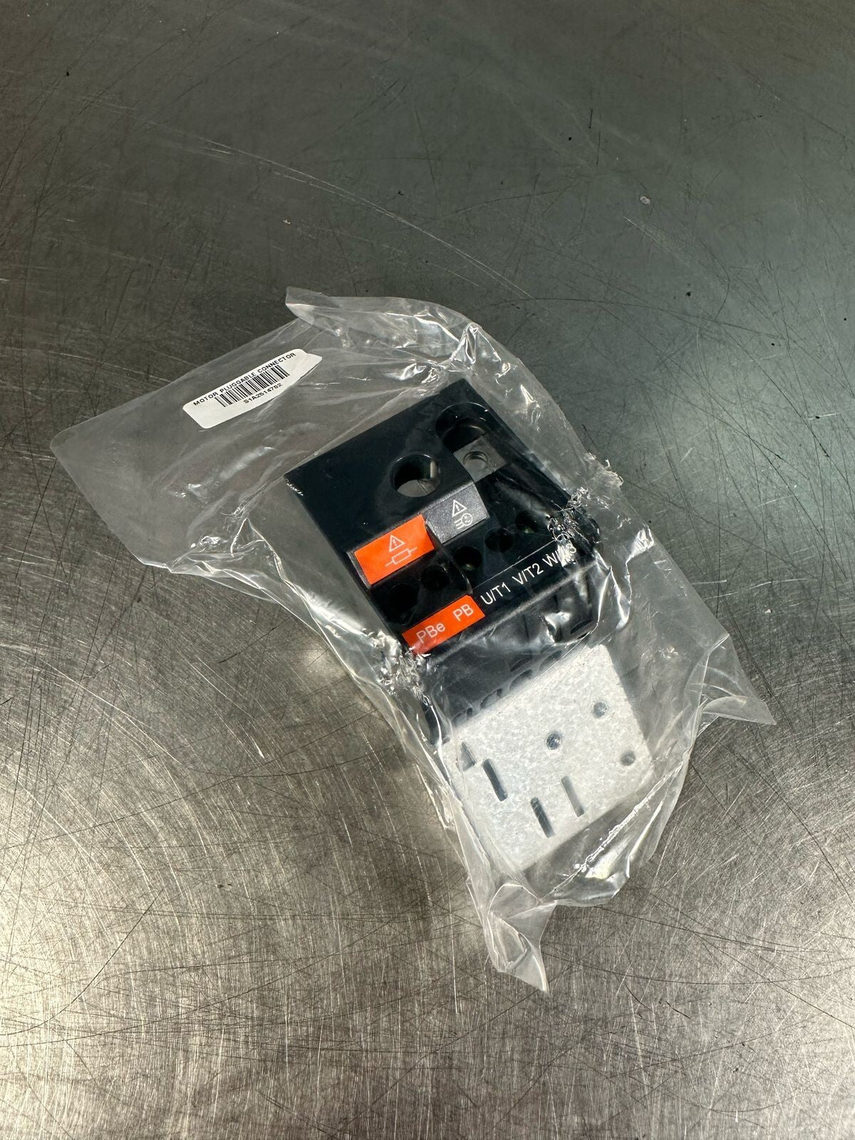 Pbe Motor Pluggable Connector S1A2514702    NEW        (5.3.5)