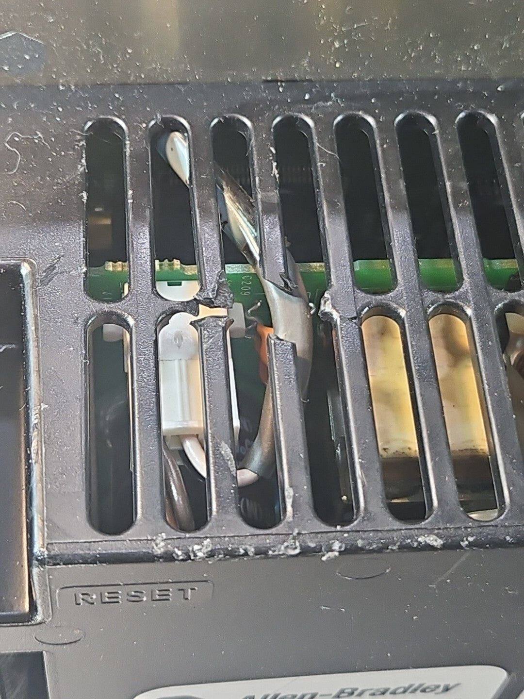 Allen Bradley 2711-T10C20L1 Ser D Panel View 24VDC 1.1A                 (BIN752)