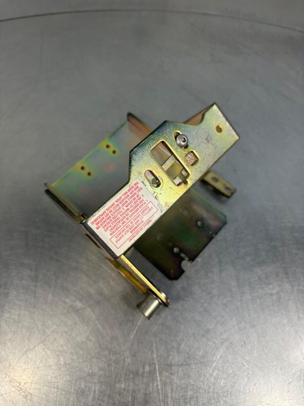 Ma-598 Allen Bradley 1494V-M40 SER. A Breaker Disconnect Mechanism (4E-19)