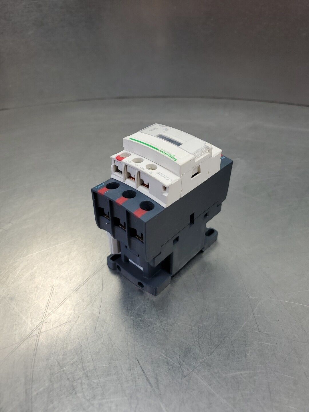 Schneider Electric LC1D25 Contactor, 110-250V 40A.                         4B-35