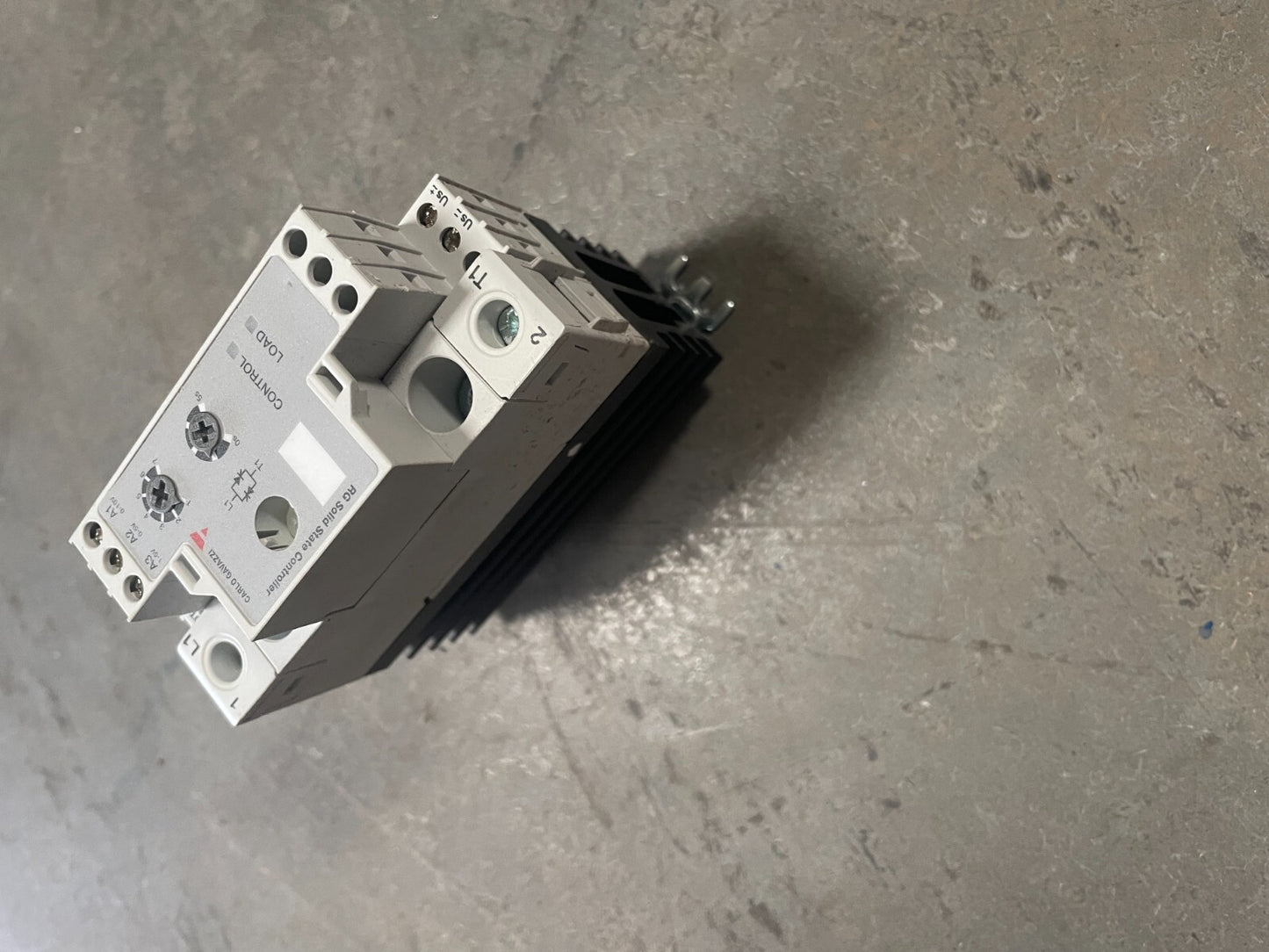 CARLO GAVAZZI Solid State Relay  RGC1P60V30EA @1E