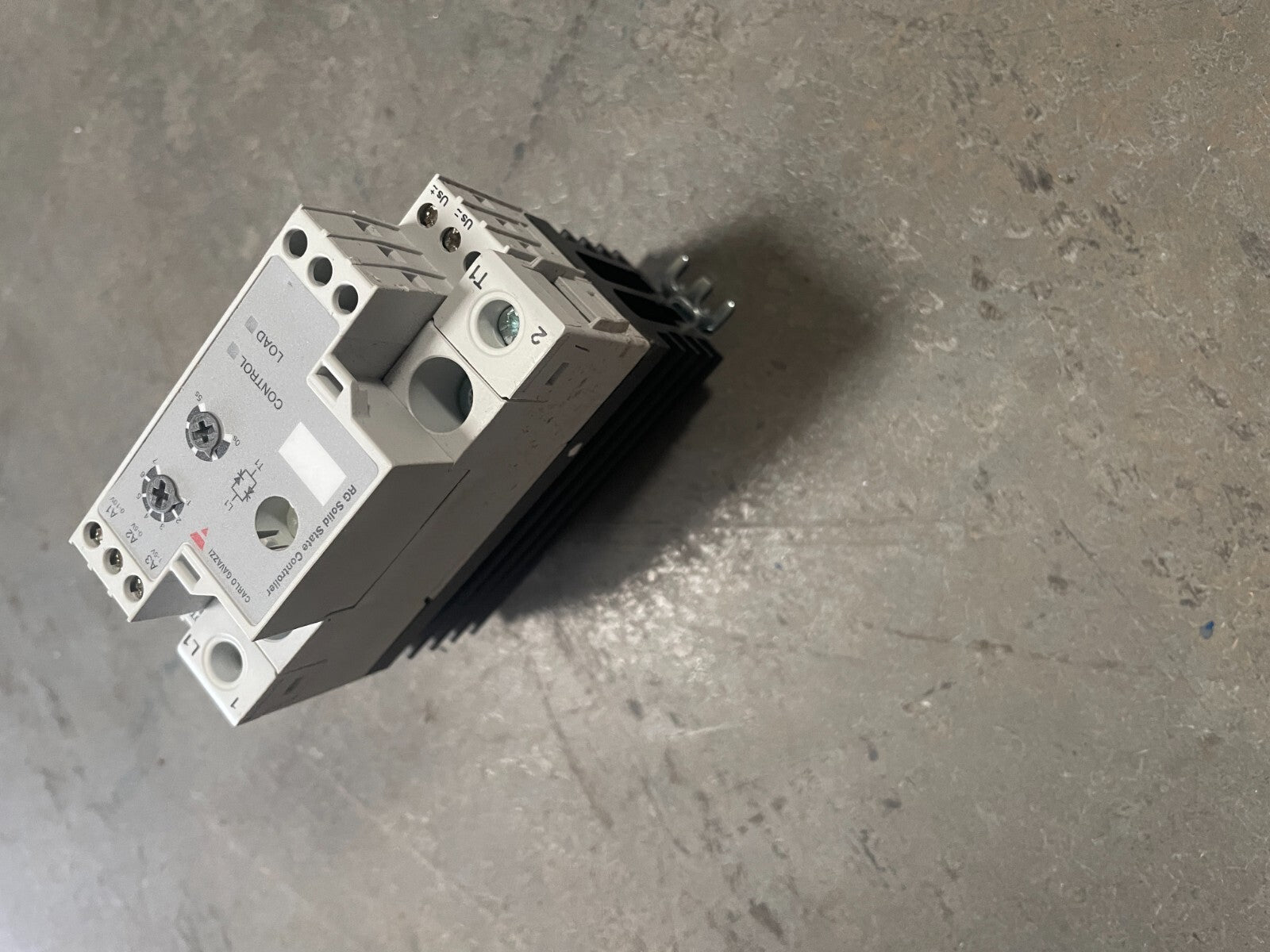 CARLO GAVAZZI Solid State Relay  RGC1P60V30EA @1E