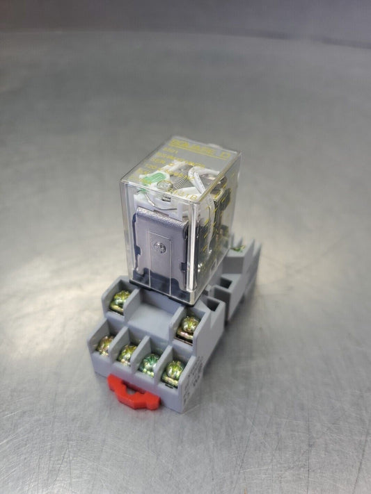 SQUARE D 8501RS4M1P14V20 GP RELAY, w/8501NR45 Base.                        4C-43
