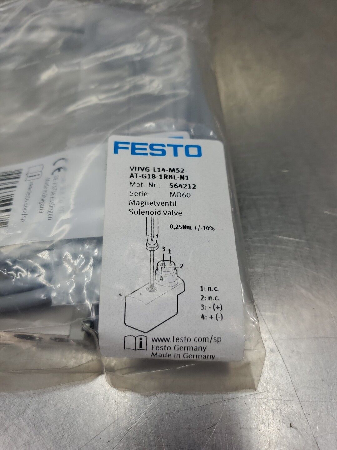 FESTO VUVG-L14-M52-AT-G18-1R8L-N1 Solenoid Valve w/Cable.                   6D-7
