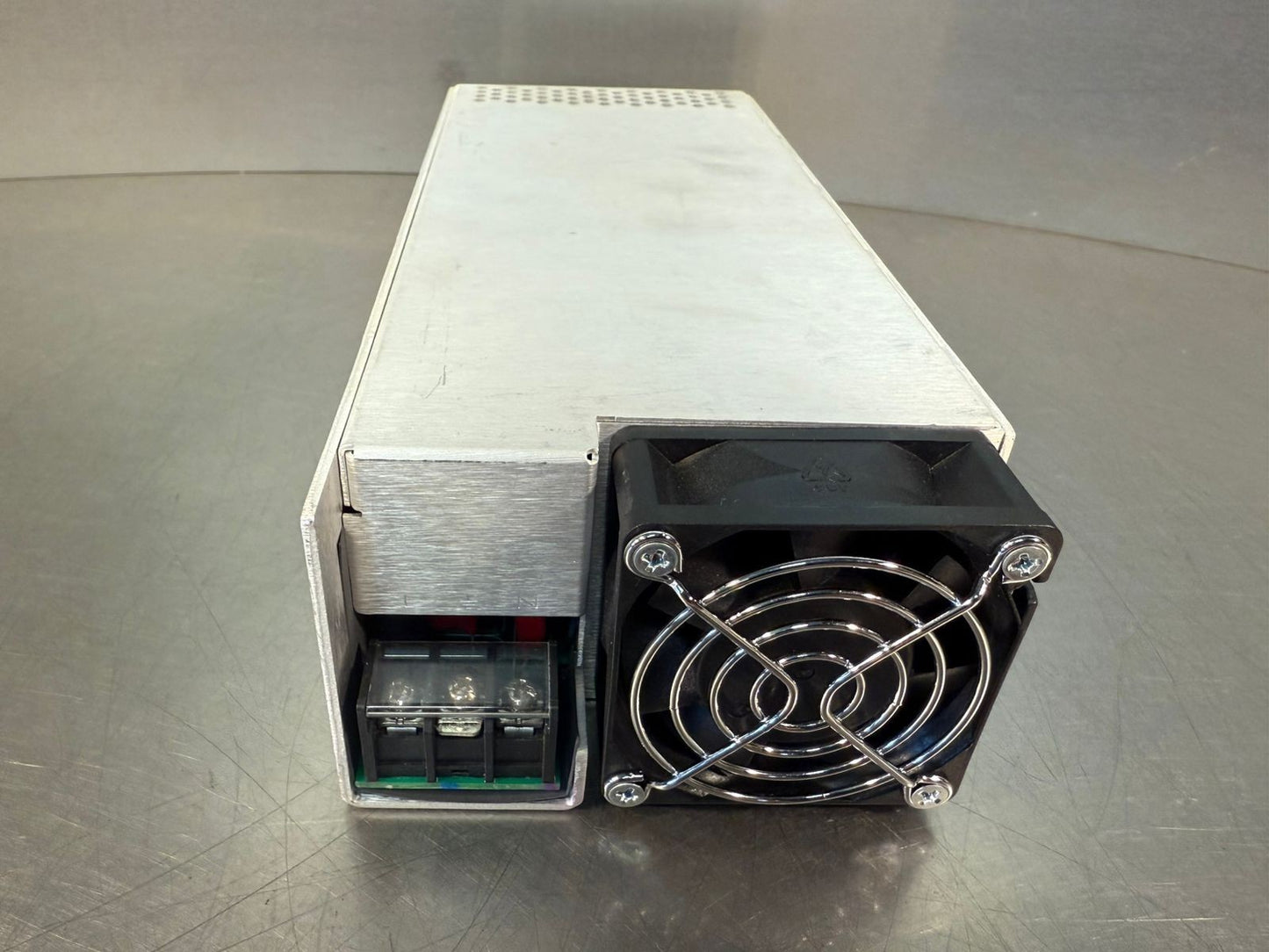 Xp Power HHP650PS15 Inp 100~277Vac 50/60Hz 9A Out 15V-40A         (12.5.5)