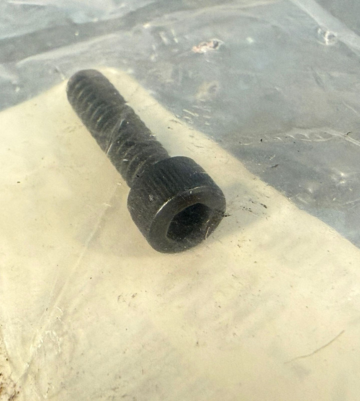 HW30392-008 - ZEBRA SCREW                             (3.1.1)