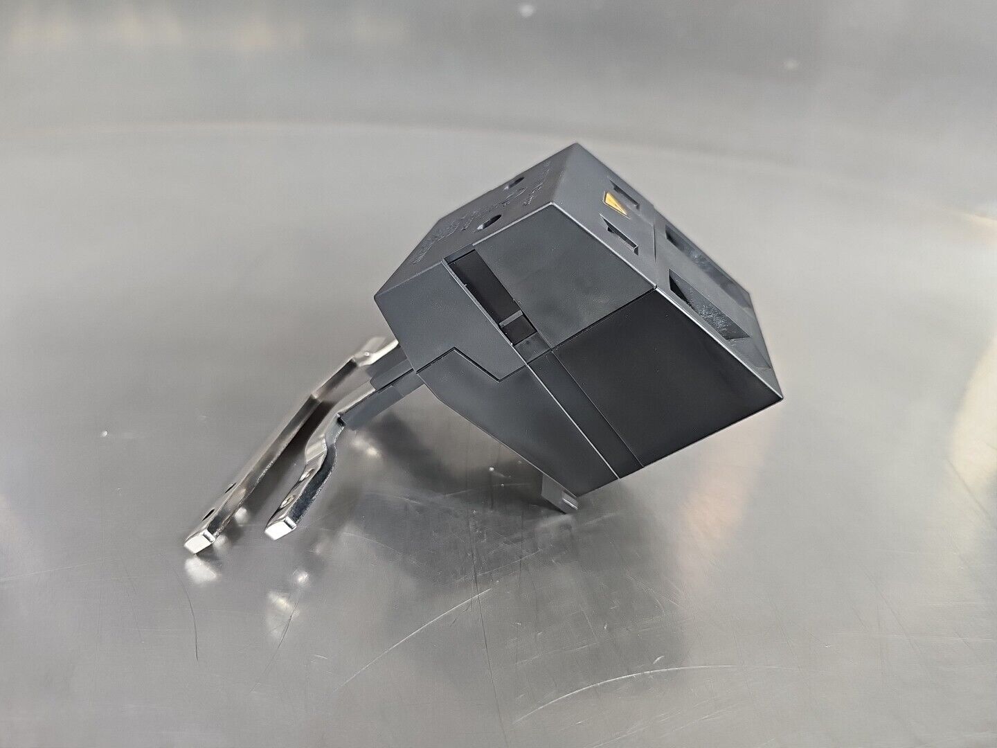 Siemens DC 6SL3162-2BM00-0AA0 Bus Connector 720Vdc 200A.    4C-17