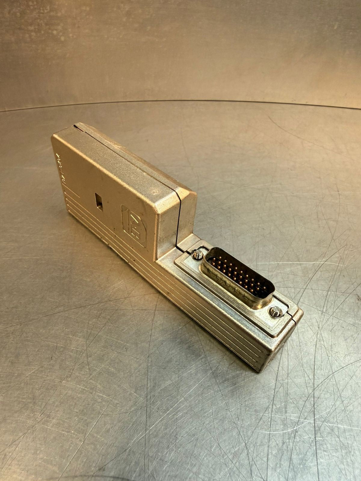 Allen Bradley 2090-K6CK I/O Connector D-Sub 26-Pin Male            (4.3.3)