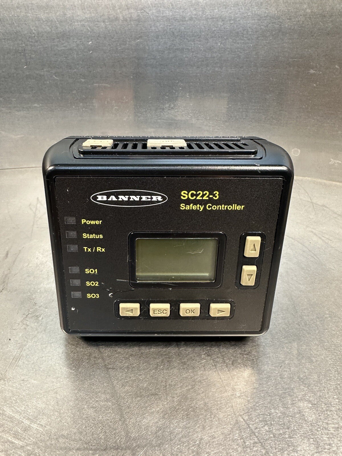 BANNER SC22-3 SAFETY CONTROLLER (BIN-1.1.2)