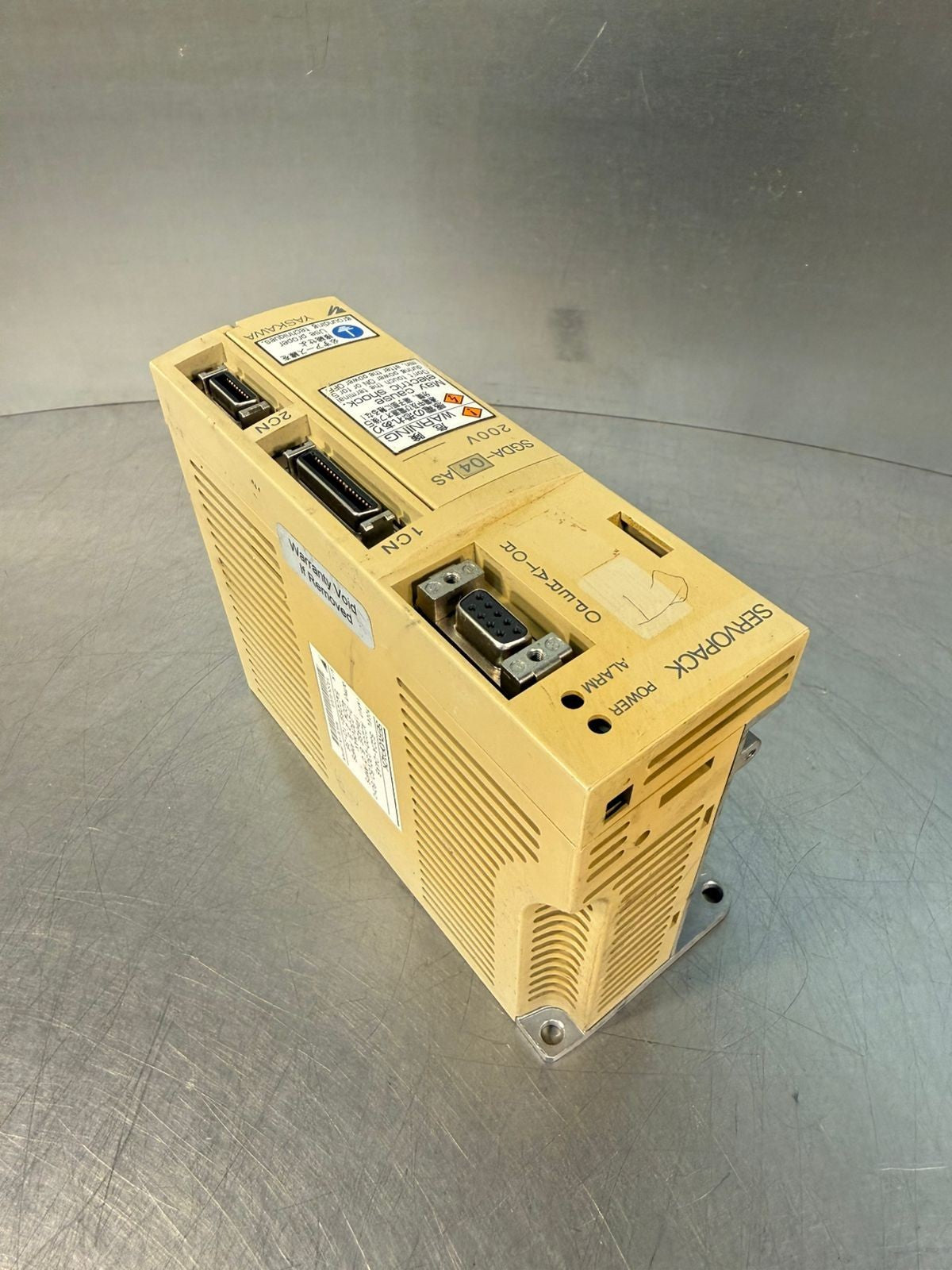 Yaskawa SGDA-04AS Servopack Out. 0-230Vmax 400W 2.6 Amp            (1.2.4)