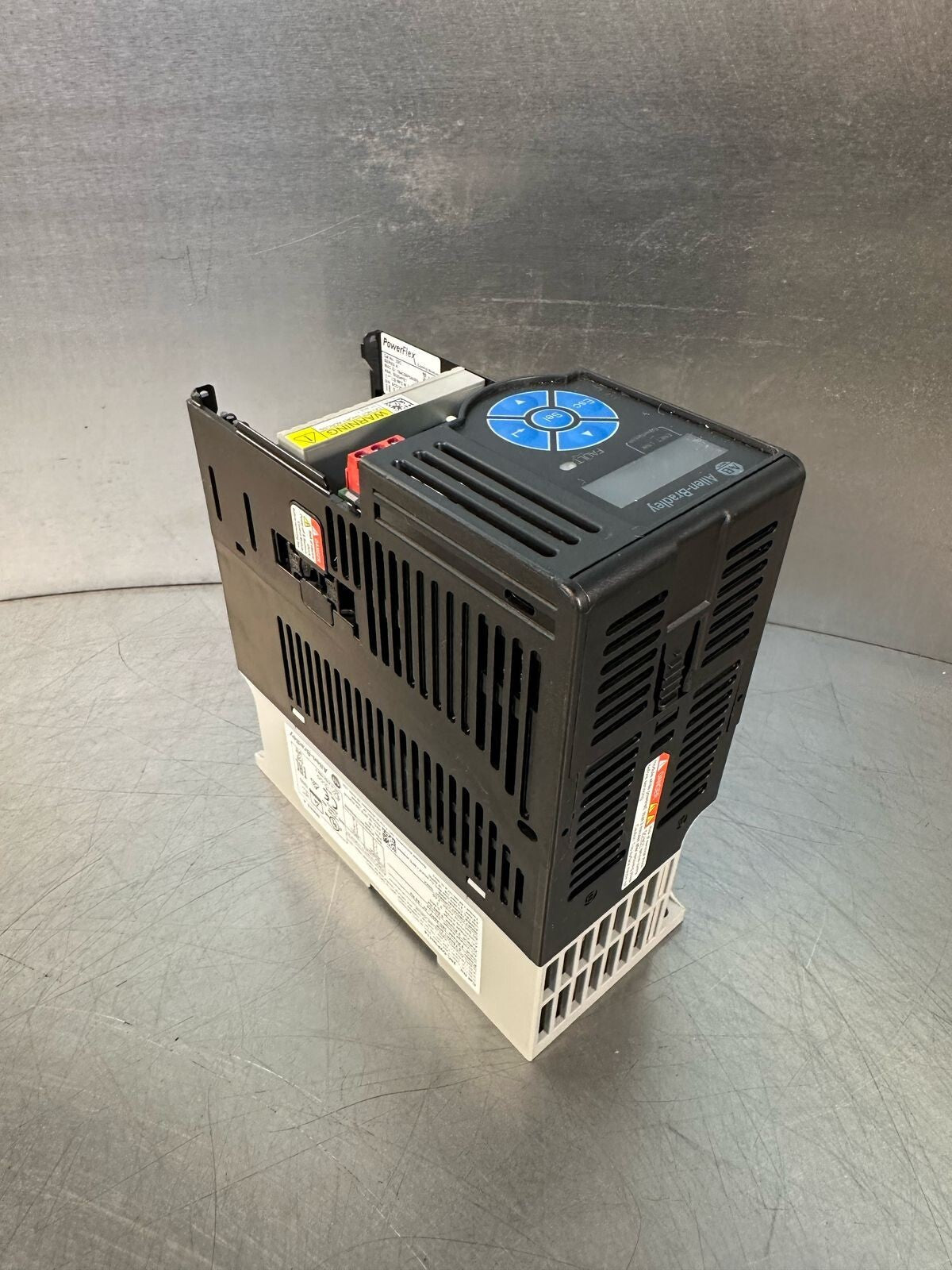 Allen Bradley 25C-D2P3N114 /A    1.0HP AC DRIVE (7.3.1)