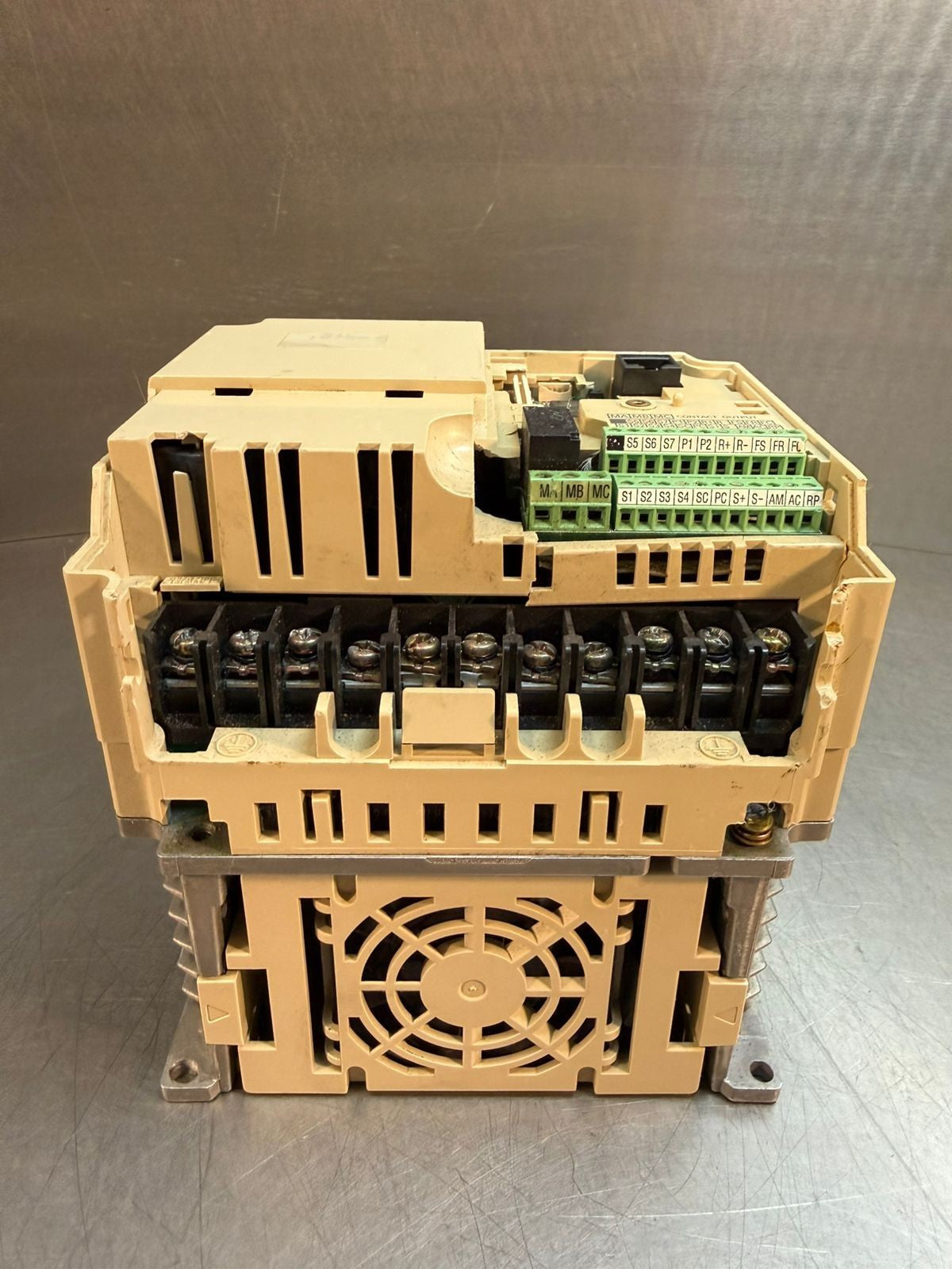 Magnetek MVB009 Ac Drive 5HP 400V 3PH                     (4.6.1)