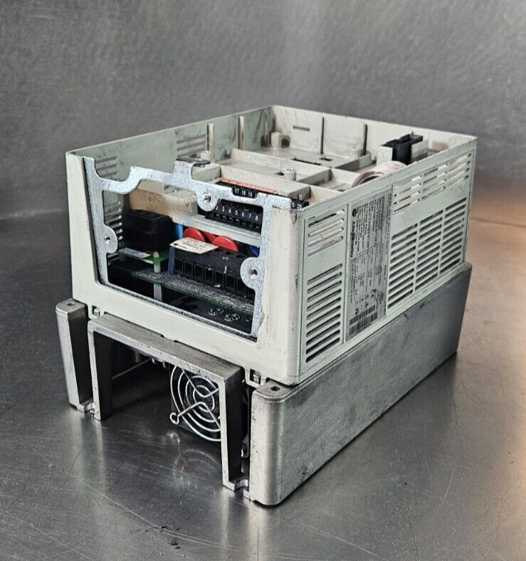 Allen Bradley 20AD8P0A3AYNADG0 /A PowerFlex 70 AC Drive 5HP             (BIN751)