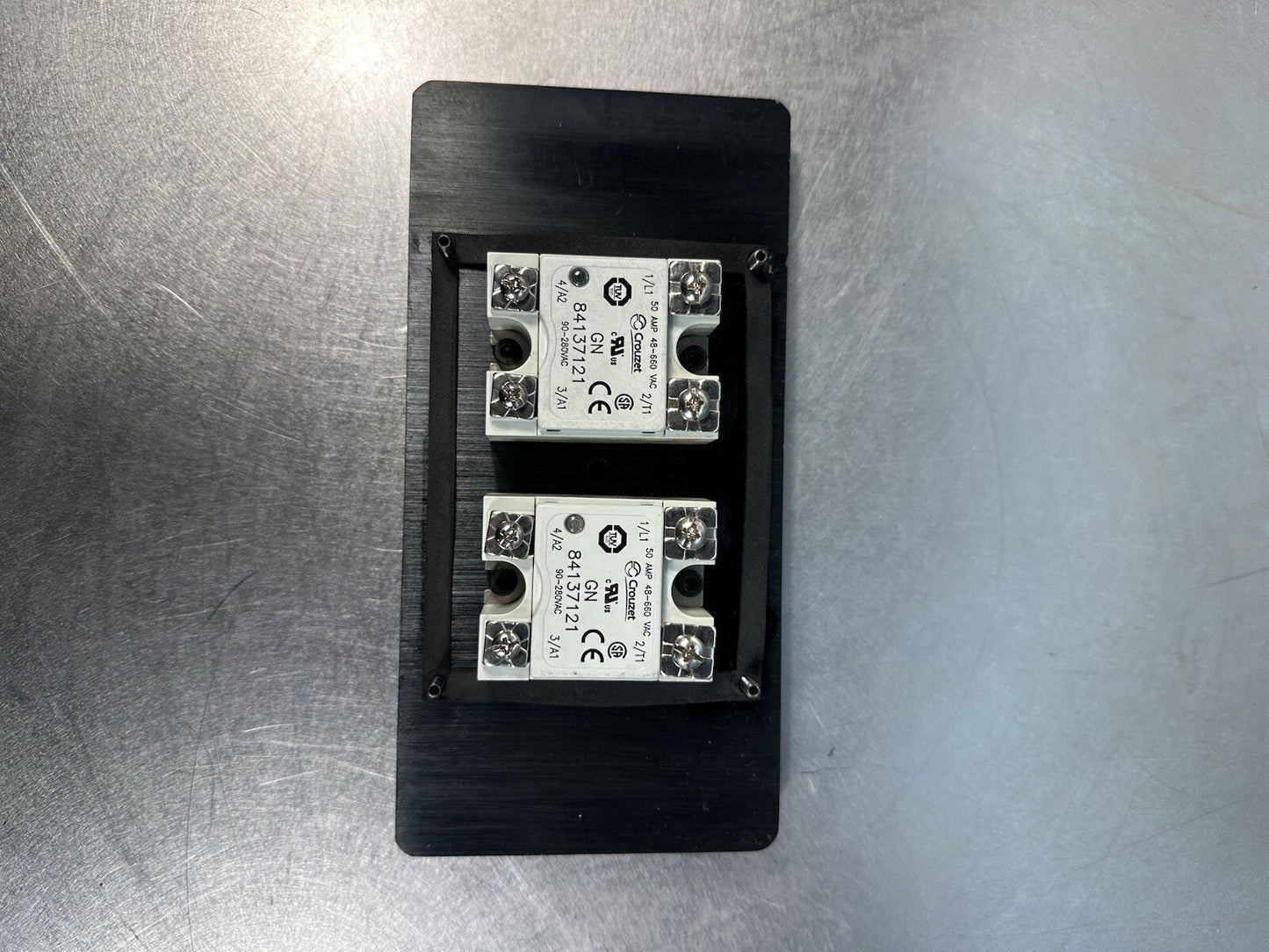 Crouzet - GN 84137121 -  Solid State Relays - 90-280VAC Lot of 2  - (BIN-1.5.1)