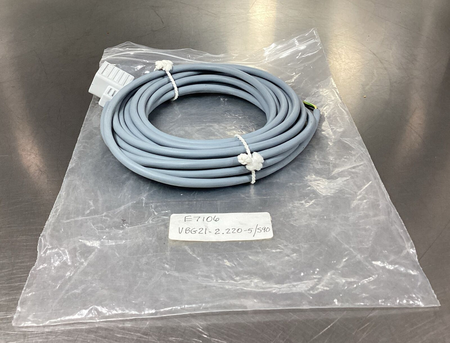 Turck  VBG  21-2.220-5/S90  Proximity Sensor Cable E7106        5E-21