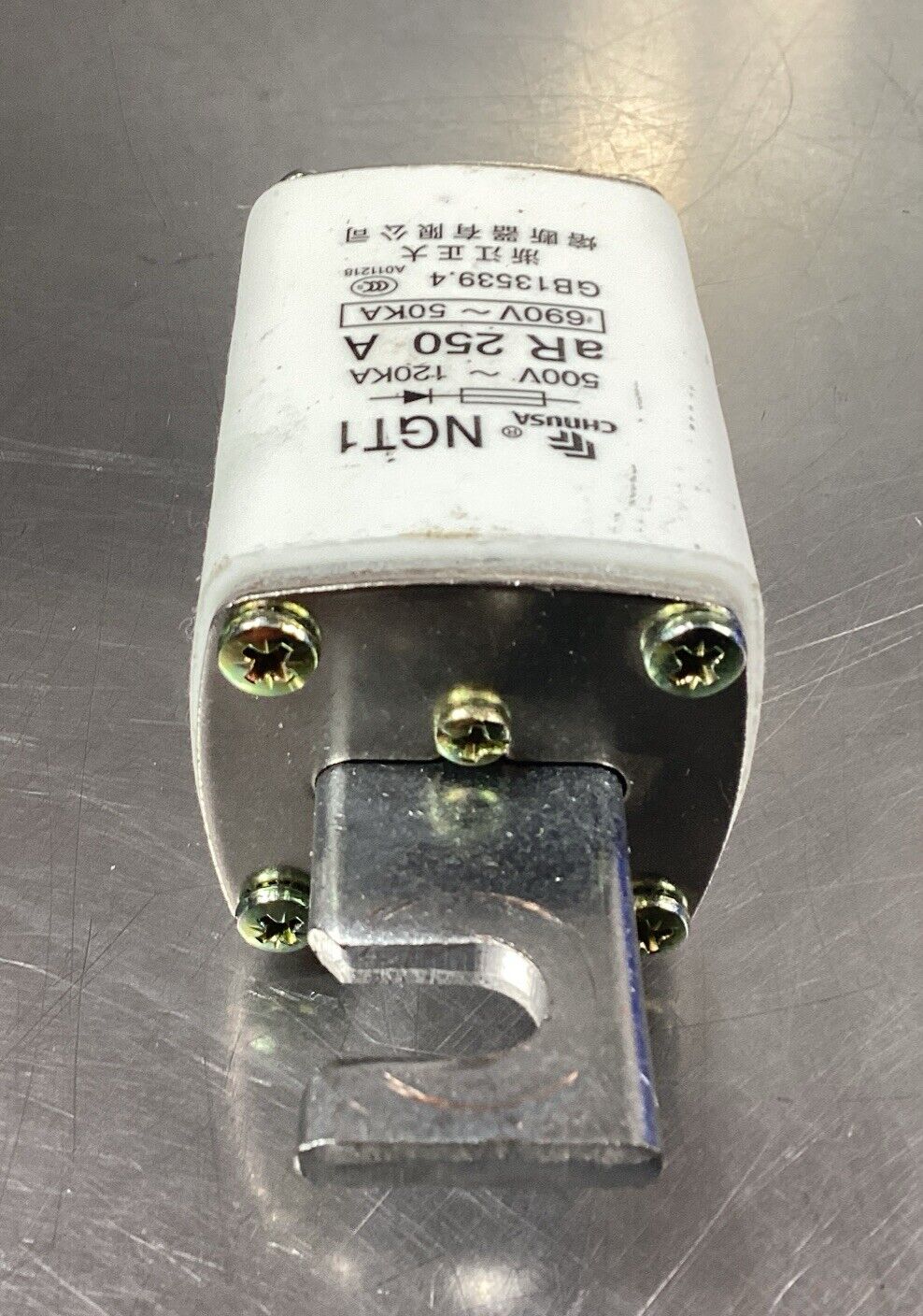 CHNUSA NGT1 690V 250A FUSE.                                       4C-43