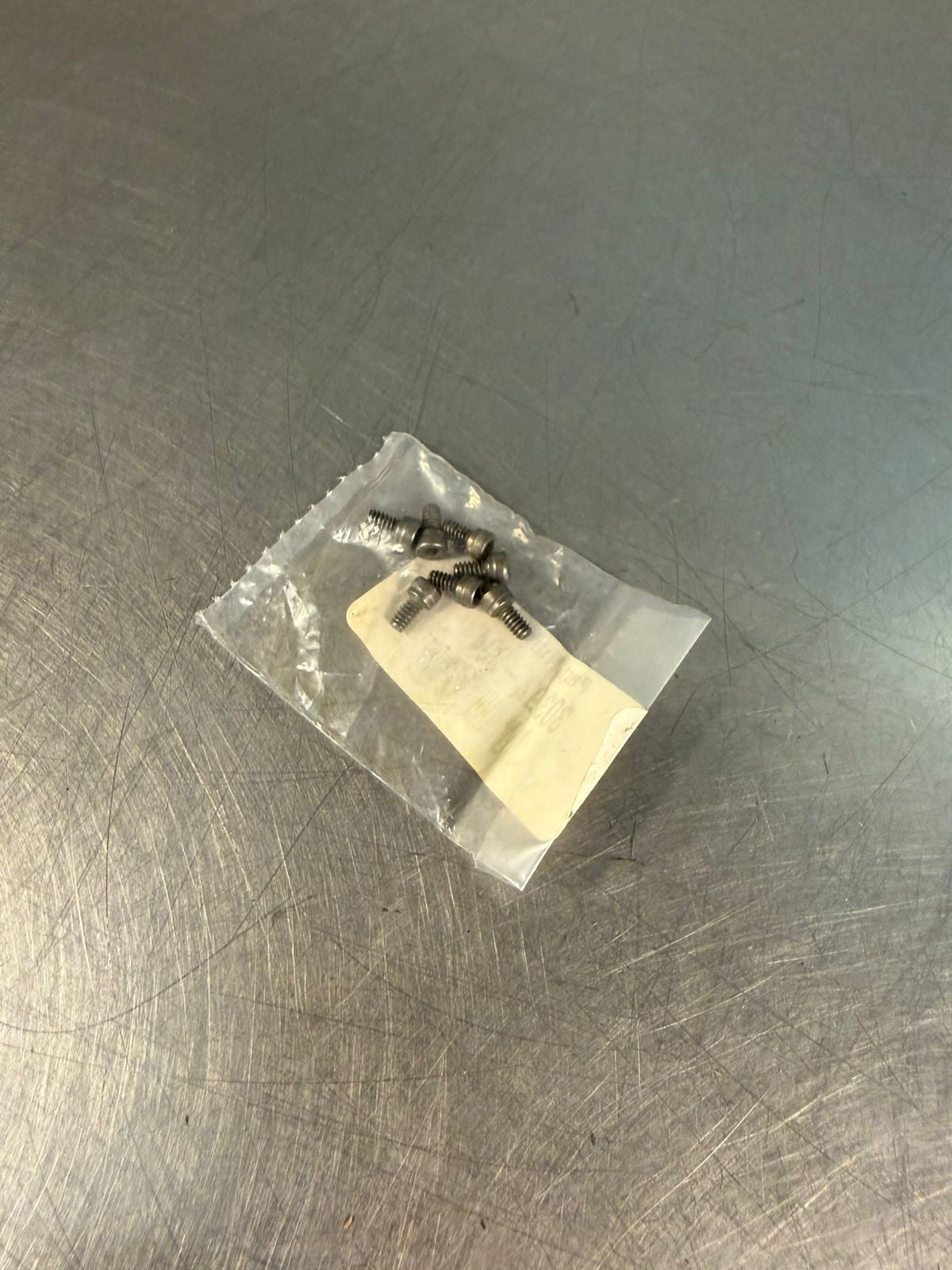 HW30392-004 - ZEBRA SCREW 07units  NEW                               (3.1.1)