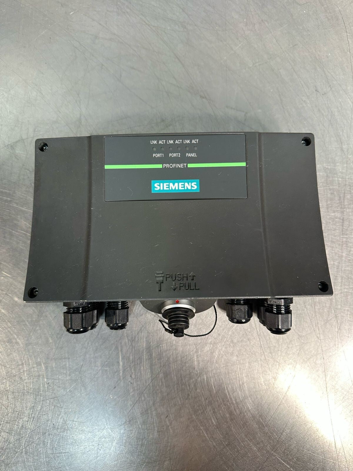 Siemens 6AV6-671-5AE11-0AX0 CONNECTIVITY BOX PLUS 6AV66715AE110AX0 (6.2.2)