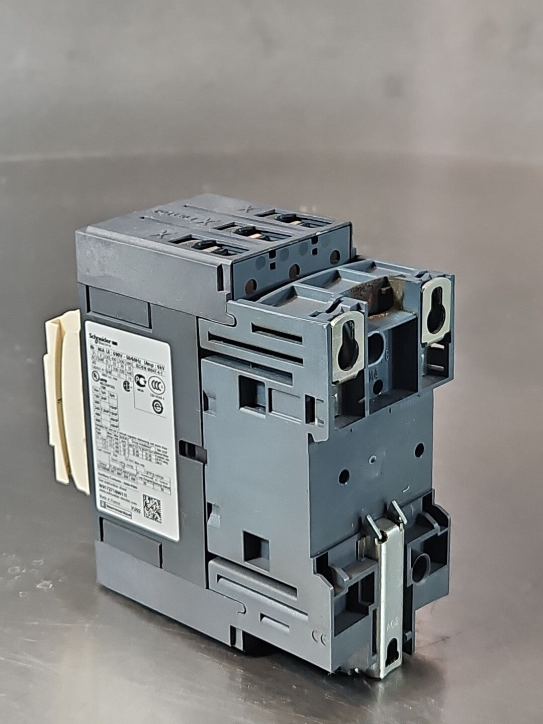 Schneider LC1D50A Coil Contactor 80A                                    (BIN243)