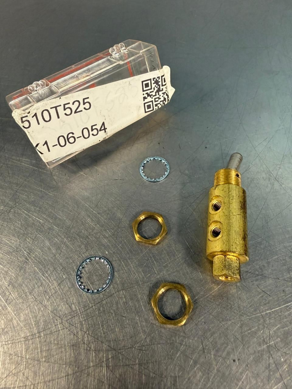 Clippard Valve Normally Closed  510T525 K1-06-054                  (3.1.2)