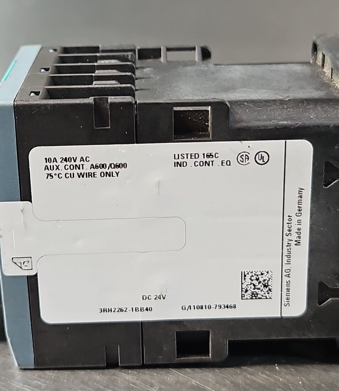 Siemens Sirius 3RH2262-1BB40 Circuit Breaker                             loc4A13