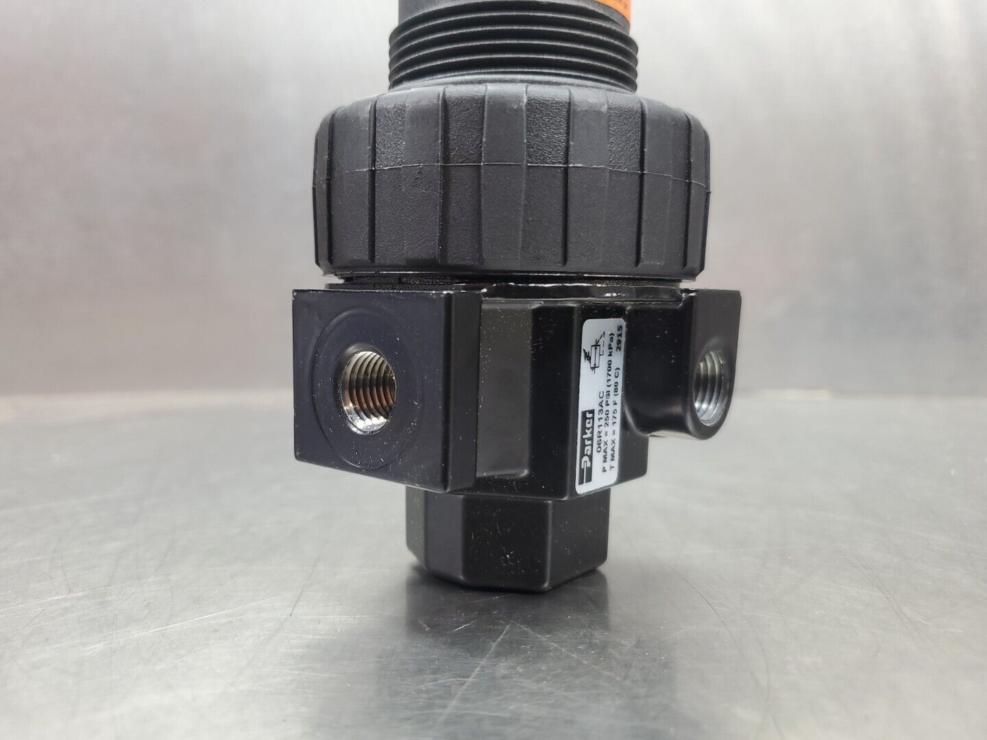 PARKER 06R113AC AIR PRESSURE REGULAtTOR.                                    6E-3